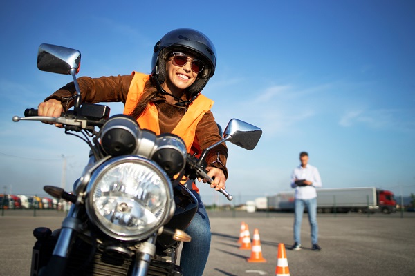 débuter à moto avec une Yamaha à Namur, Liège, Charleroi