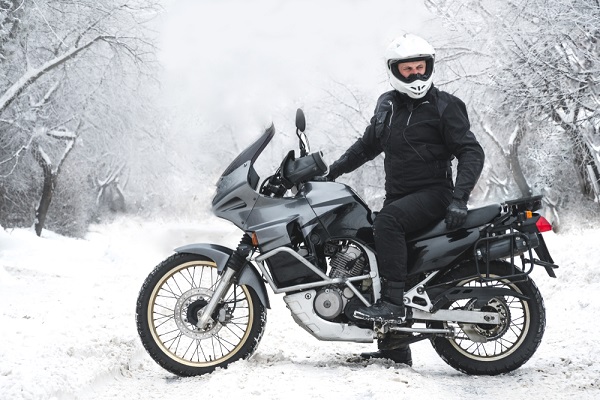 S'équiper pour rouler à moto en hiver à Charleroi, Liège, Namur