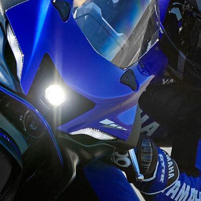 Nouvelle moto Yamaha R7 chez Zone Rouge